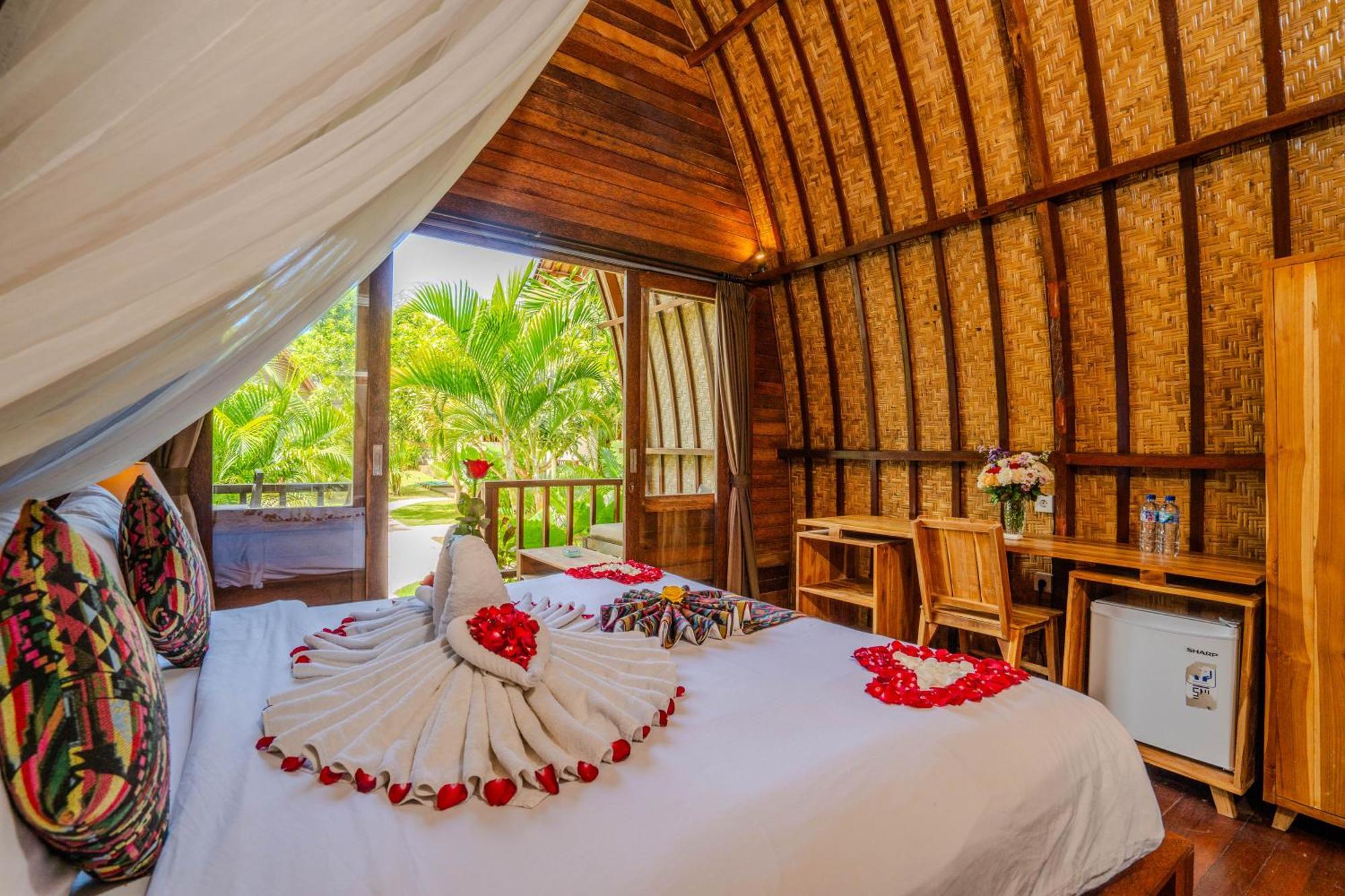 Lumbung Bukit Resort Uluwatu Exterior photo