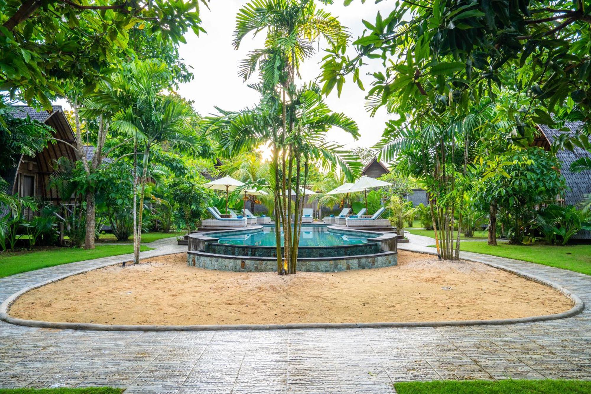 Lumbung Bukit Resort Uluwatu Exterior photo